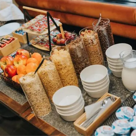 Atlasowy By Good Time * Lodz